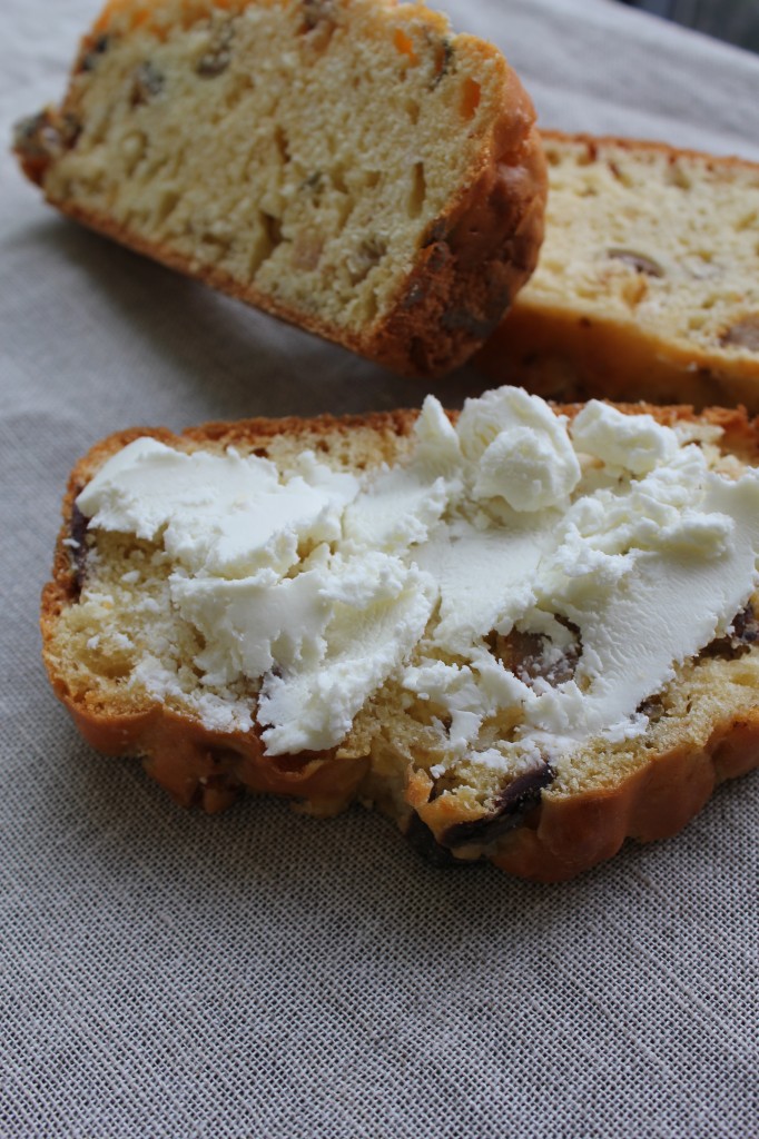 Olive and Cheese Loaf Bread